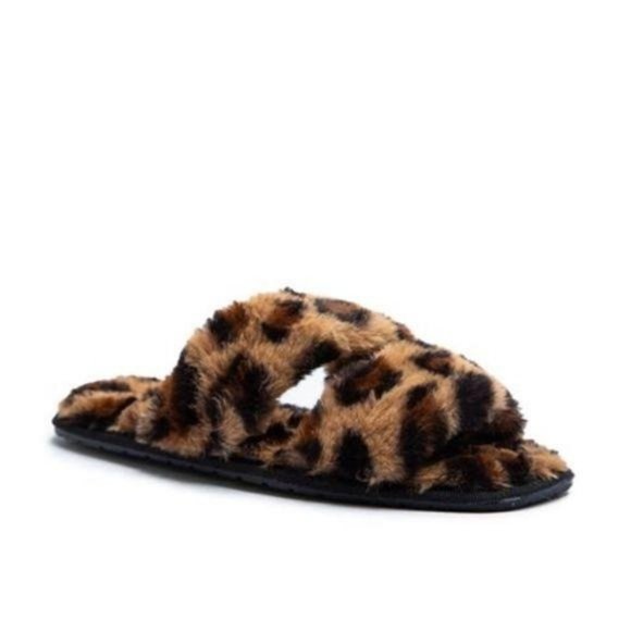!! NEW !! Fluffy Square Toe Leopard Slippers - Picture 2 of 5